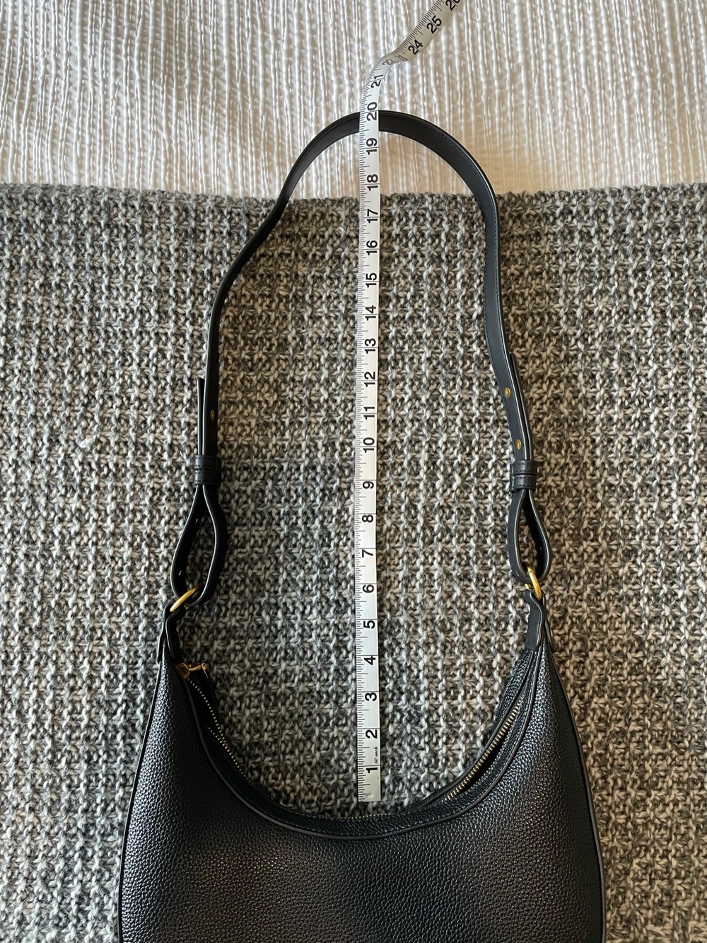 Black Half Moon Shaped Vegan Leather Shoulder Bag - RW&Co - Picture 8 of 9